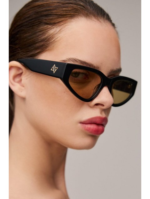 A\V Sunglasses Melania Black Black sunglasses with beige lenses