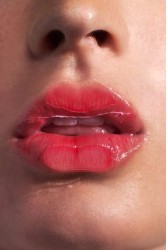 HEY BEAUTY Plump & Glow Lip Jelly in Cerise