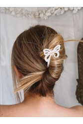 HEY BEAUTY Butterfly Pin in White Καρφίτσα Πεταλούδας
