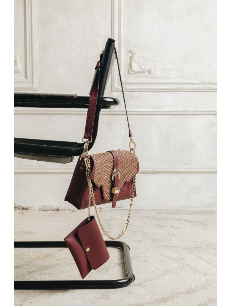 INDIVIDUAL Go Your Own Way Bordeaux Women's Leather Shoulder Bag With Gold Buckle