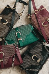 INDIVIDUAL Go Your Own Way Bordeaux Women's Leather Shoulder Bag With Gold Buckle