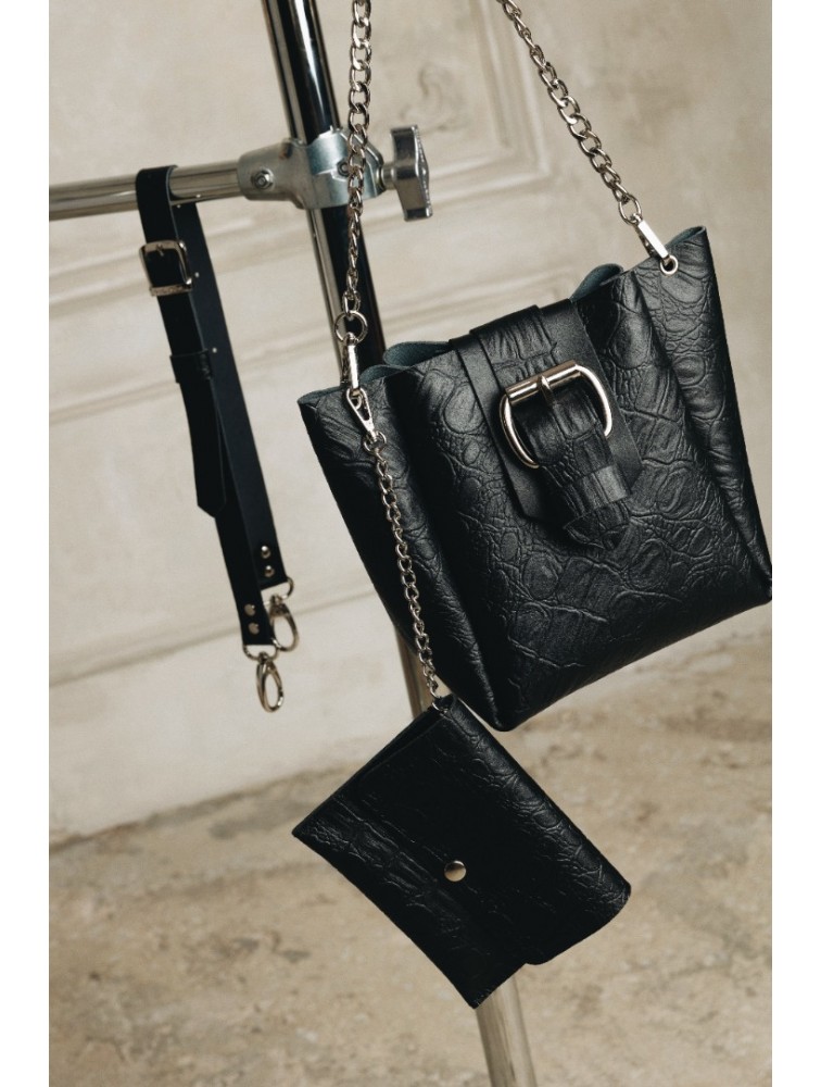 INDIVIDUAL Missing Black Leather Women's Bag With Nickel Details