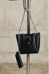 INDIVIDUAL Missing Black Leather Women's Bag With Nickel Details