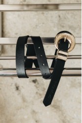 INDIVIDUAL Double Vision Μαύρη δερμάτινη ζώνη με χρυσά μεταλλικά στοιχεία