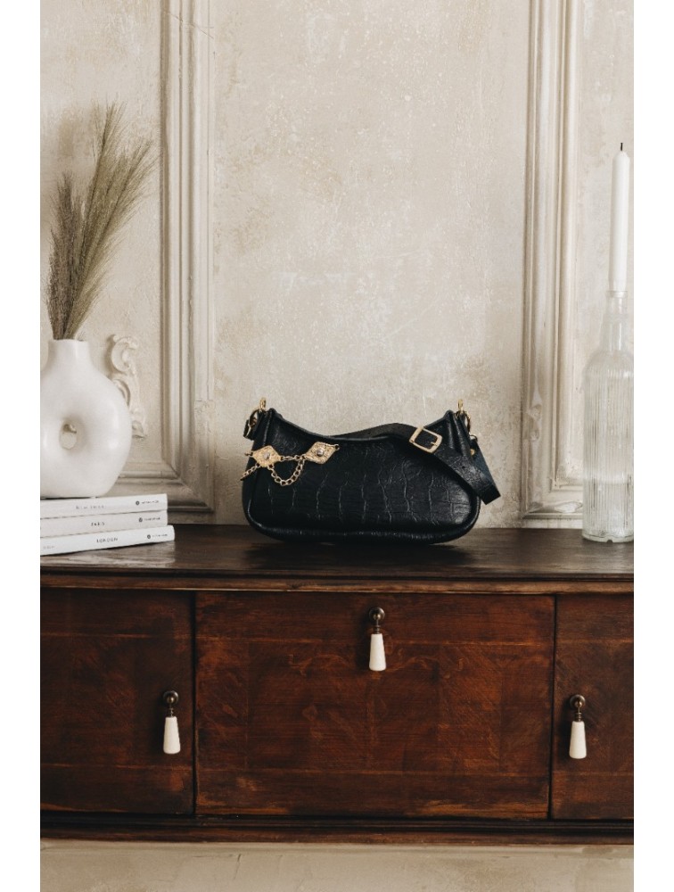INDIVIDUAL Rushmere Black leather bag with metal elements