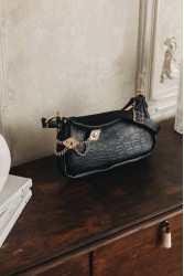 INDIVIDUAL Rushmere Black leather bag with metal elements