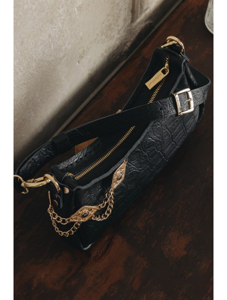 INDIVIDUAL Rushmere Black leather bag with metal elements
