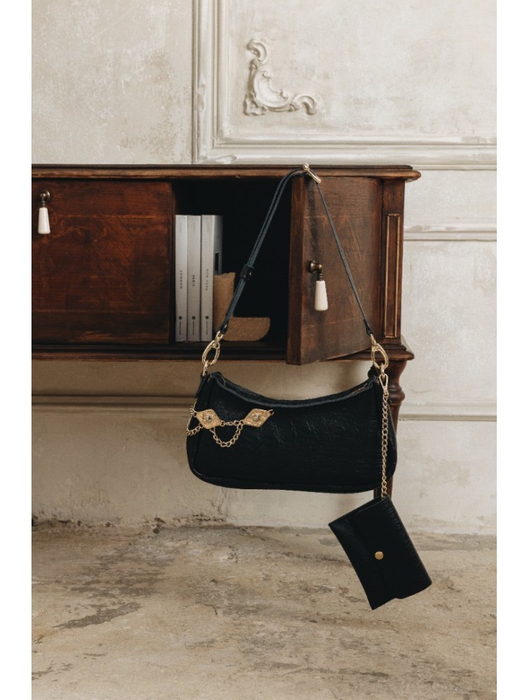 INDIVIDUAL Rushmere Black leather bag with metal elements