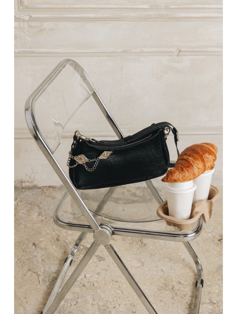 INDIVIDUAL Rushmere Black leather bag with metal elements