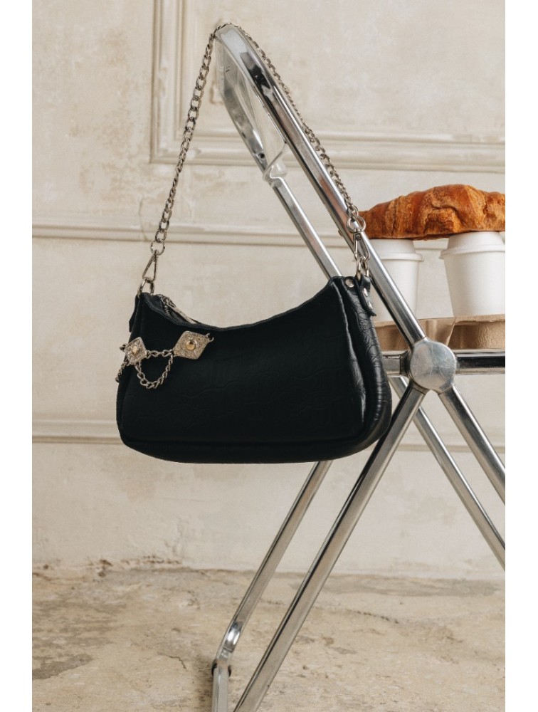 INDIVIDUAL Rushmere Black leather bag with metal elements
