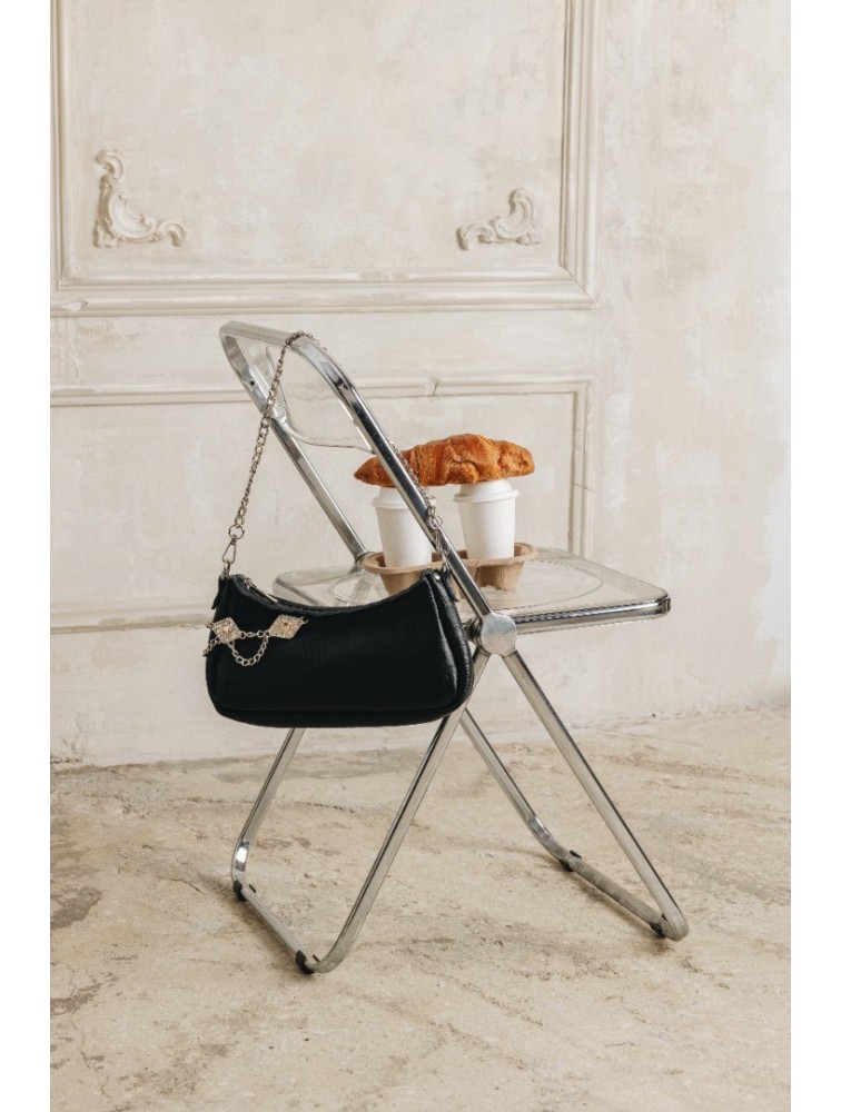 INDIVIDUAL Rushmere Black leather bag with metal elements