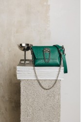 INDIVIDUAL Don't stop the dance Green leather women's shoulder bag with nickel buckle