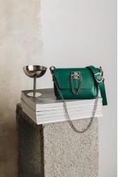 INDIVIDUAL Don't stop the dance Green leather women's shoulder bag with nickel buckle