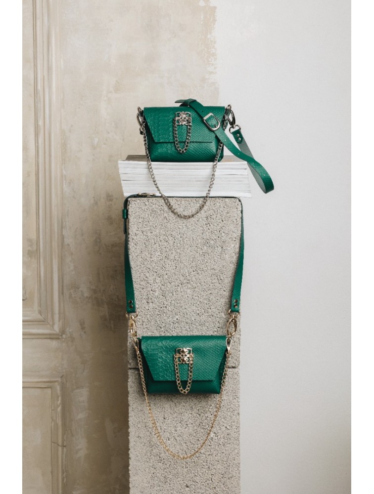 INDIVIDUAL Don't stop the dance Green leather women's shoulder bag with nickel buckle