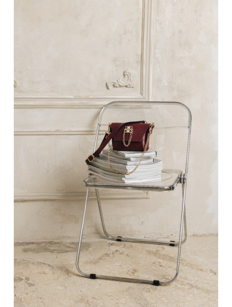INDIVIDUAL Don't stop the dance Bordeaux leather women's shoulder bag with gold buckle