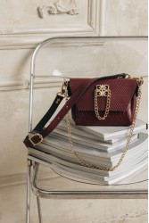 INDIVIDUAL Don't stop the dance Bordeaux leather women's shoulder bag with gold buckle