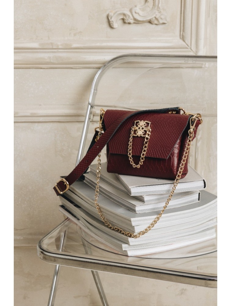 INDIVIDUAL Don't stop the dance Bordeaux leather women's shoulder bag with gold buckle