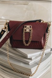 INDIVIDUAL Don't stop the dance Bordeaux leather women's shoulder bag with gold buckle