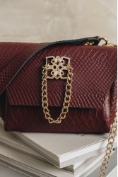 INDIVIDUAL Don't stop the dance Bordeaux leather women's shoulder bag with gold buckle