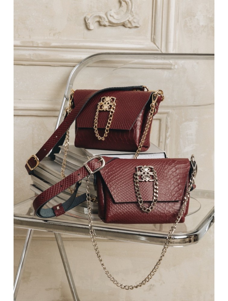 INDIVIDUAL Don't stop the dance Bordeaux leather women's shoulder bag with gold buckle