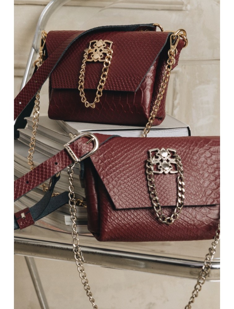 INDIVIDUAL Don't stop the dance Bordeaux leather women's shoulder bag with gold buckle