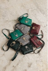 INDIVIDUAL Don't stop the dance Green leather women's shoulder bag with nickel buckle