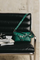 INDIVIDUAL Messy Green Leather Women's Bag With Nickel Details