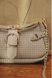 INDIVIDUAL Kiss of Life Shoulder Bag Stone Beige Gold