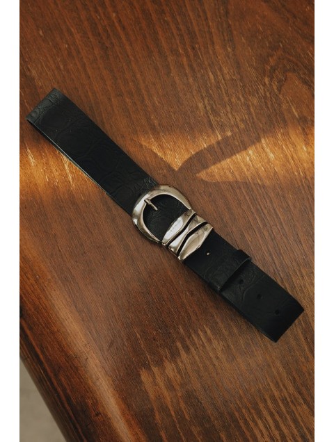 INDIVIDUAL Love Over Gold Black Nickel Μαύρη Δερμάτινη Ζώνη με Νίκελ Αγκράφα