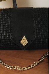 INDIVIDUAL Old and Wise Shoulder Bag Black Gold LIMITED