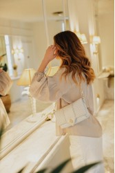 INDIVIDUAL Old and Wise Shoulder Bag Off-White Gold LIMITED