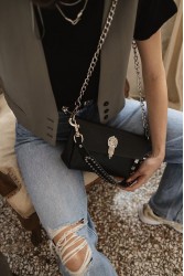 INDIVIDUAL On my Mind Shoulder Bag Black