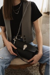 INDIVIDUAL On my Mind Shoulder Bag Black
