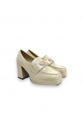 LAURA BIAGIOTTI Μπεζ λουστρίνι γυναικεία Loafers