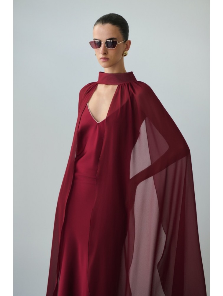 MIX AND MATCH Turtleneck Cape Cherry Red