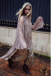 NIDODILEDA Ayrish Top Semi-sheer Slitted