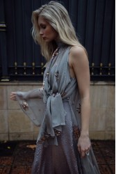 NIDODILEDA Tariya Top Sequined Slitted