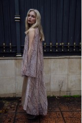 NIDODILEDA Ayrish Top Semi-sheer Slitted