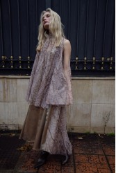 NIDODILEDA Ayrish Top Semi-sheer Slitted