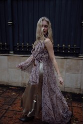 NIDODILEDA Ayrish Top Semi-sheer Slitted