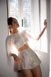 NIDODILEDA Arc Capelet Geometric Lace Overlay