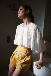 NIDODILEDA Arc Capelet Geometric Lace Overlay