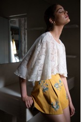 NIDODILEDA Arc Capelet Geometric Lace Overlay