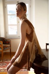 NIDODILEDA Between Topdress Embroidered Lace Embellished Light Yellow