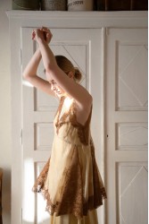NIDODILEDA Between Topdress Embroidered Lace Embellished Light Yellow