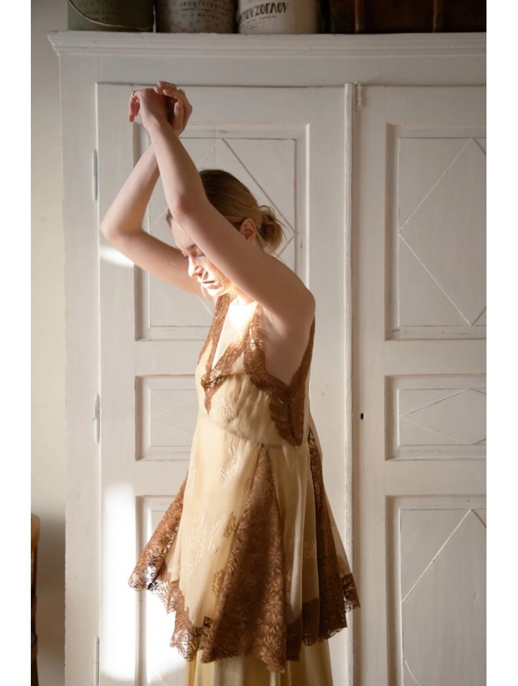 NIDODILEDA Between Topdress Embroidered Lace Embellished Light Yellow