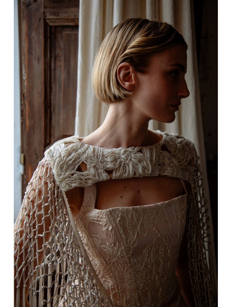 NIDODILEDA Blythe Capelet Sand Κάπα Στο Χρώμα Της Άμμου