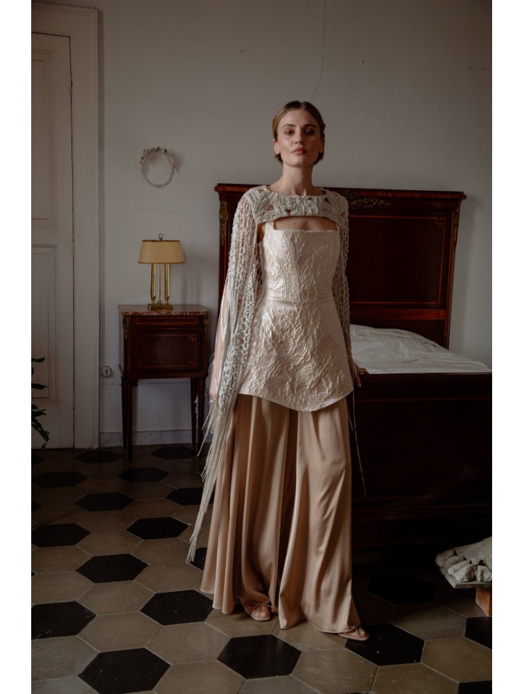 NIDODILEDA Blythe Capelet Sand Κάπα Στο Χρώμα Της Άμμου