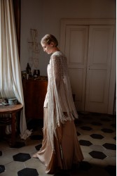 NIDODILEDA Blythe Capelet Sand Κάπα Στο Χρώμα Της Άμμου