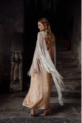 NIDODILEDA Blythe Capelet Sand Κάπα Στο Χρώμα Της Άμμου